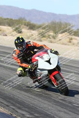 media/Dec-04-2025-Racers Edge (Thu) [[5ebc9f124d]]/3-B Group/3-Session 2 (Turn 7 Inside)/